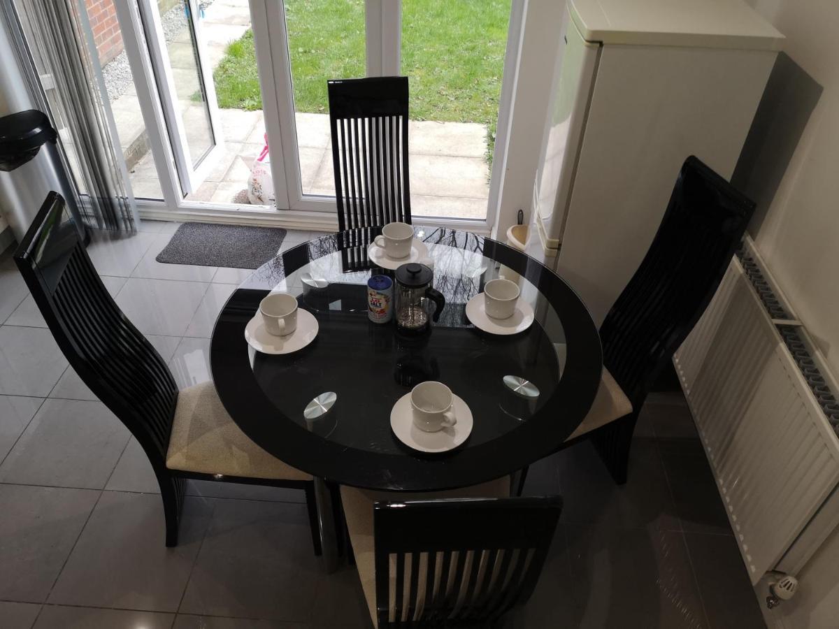 Nightingale Gardens - 4 Bed Detached House - Manchester Apartment Bagian luar foto