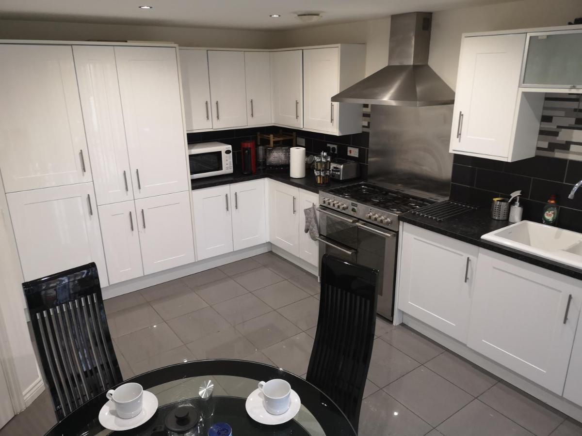 Nightingale Gardens - 4 Bed Detached House - Manchester Apartment Bagian luar foto