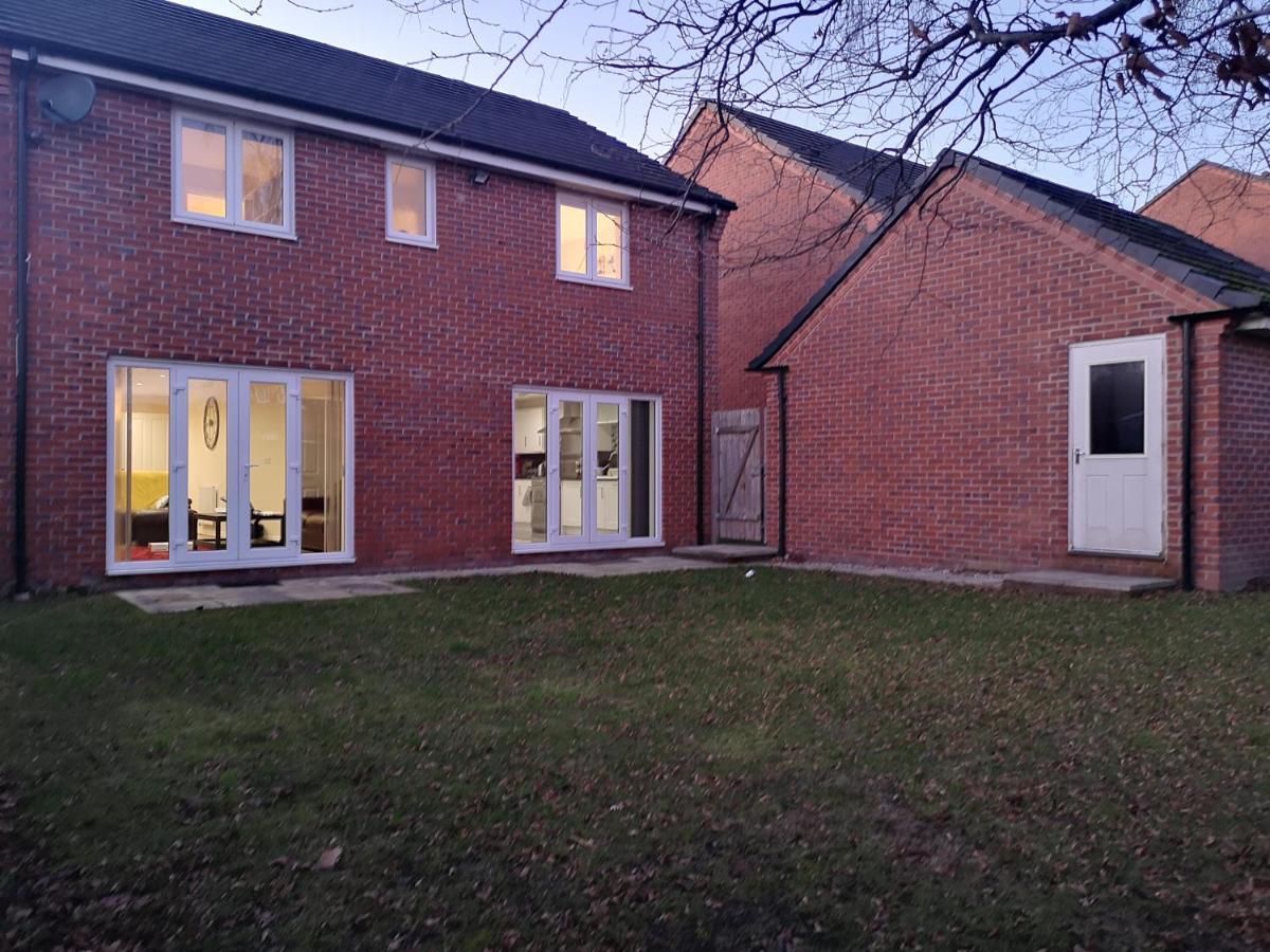 Nightingale Gardens - 4 Bed Detached House - Manchester Apartment Bagian luar foto