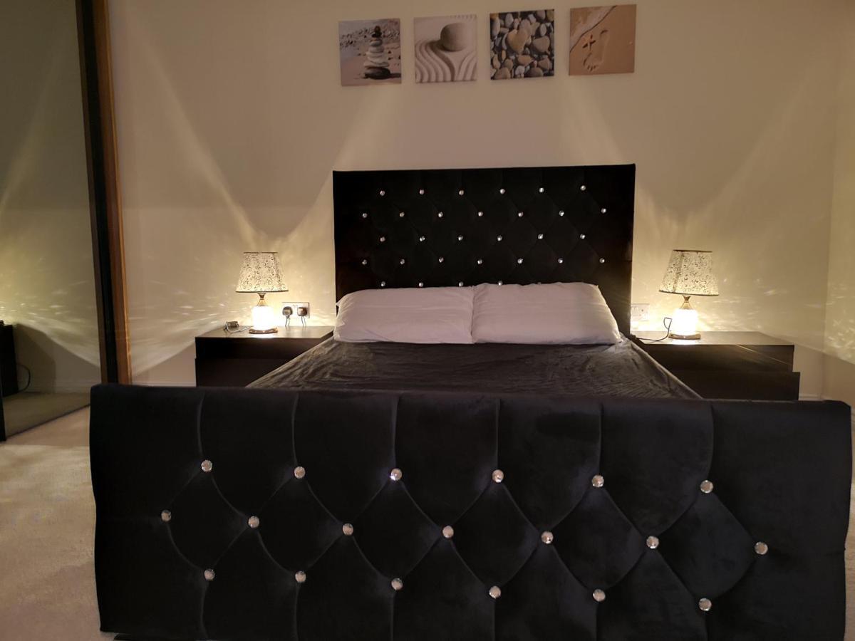 Nightingale Gardens - 4 Bed Detached House - Manchester Apartment Bagian luar foto