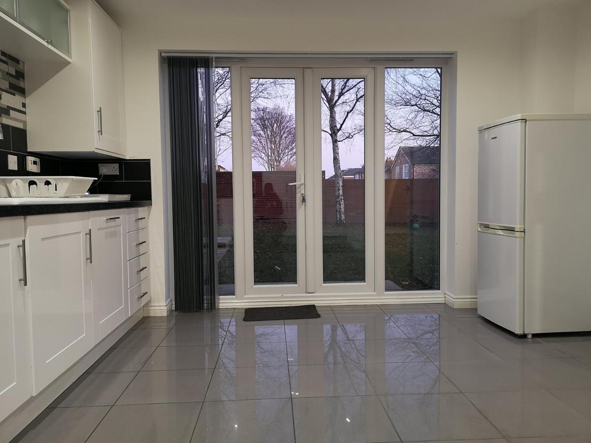 Nightingale Gardens - 4 Bed Detached House - Manchester Apartment Bagian luar foto